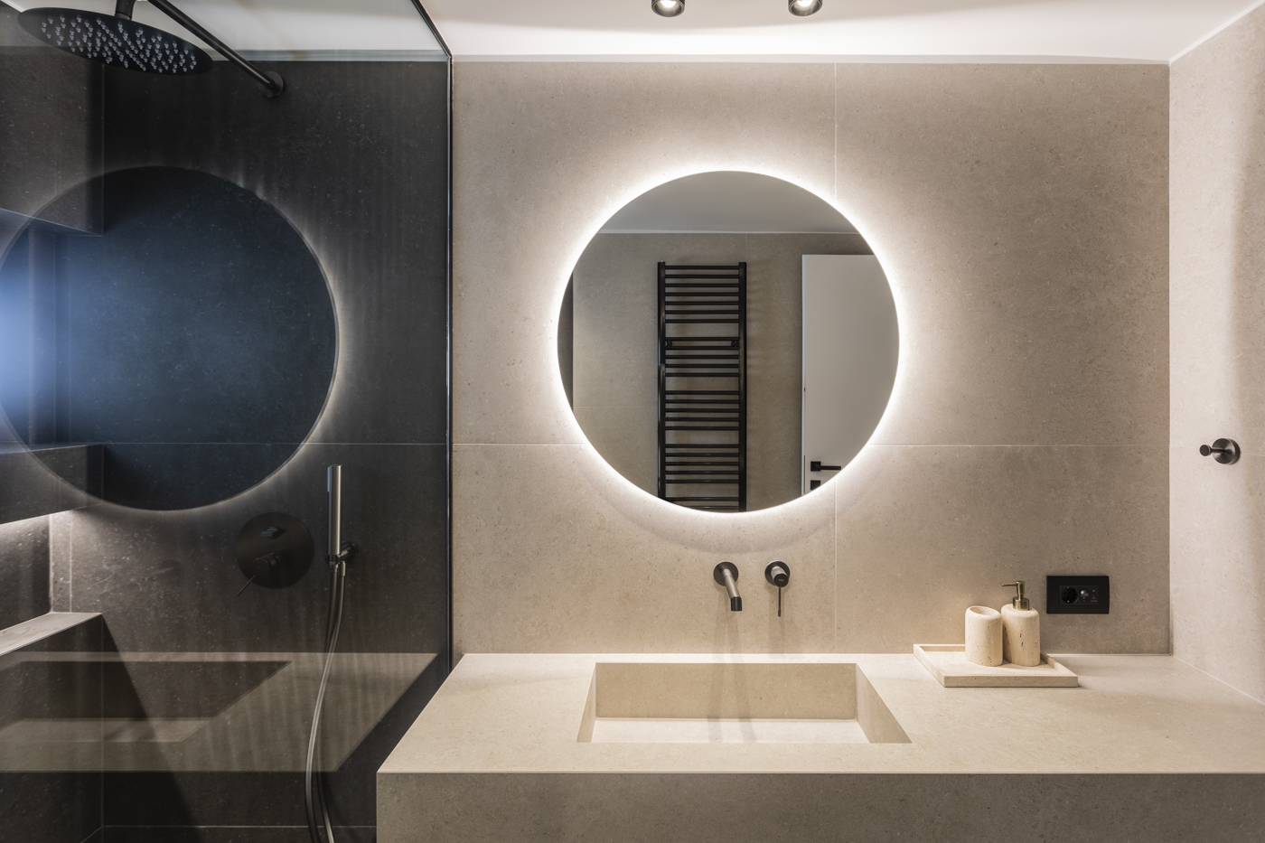 Two-storey Apartment in Argyroupoli 8