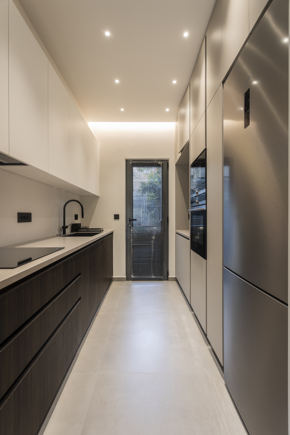 Two-storey Apartment in Argyroupoli 17