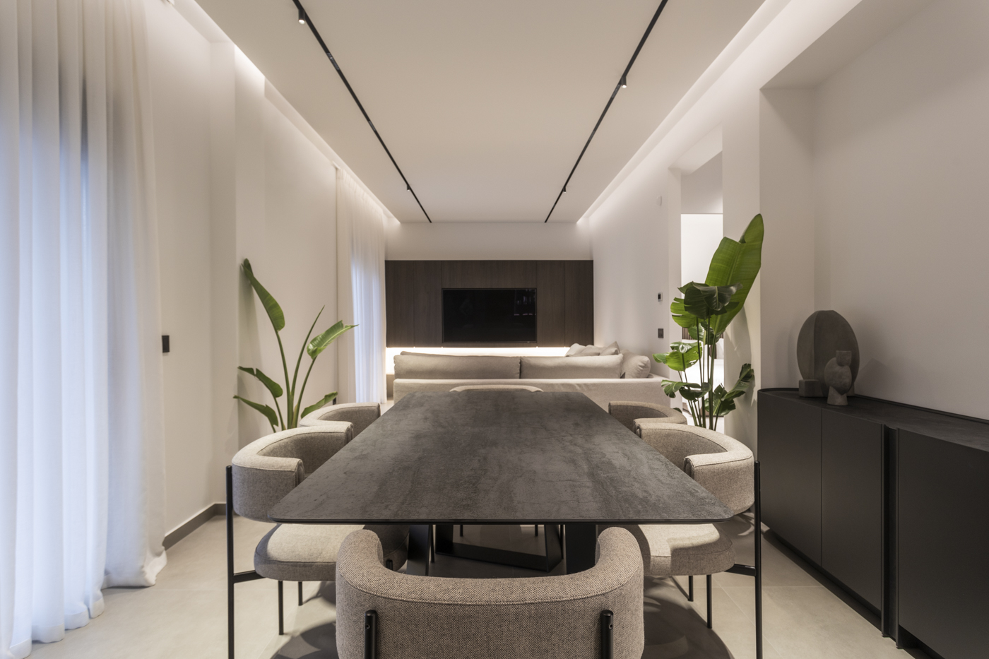 Two-storey Apartment in Argyroupoli 23